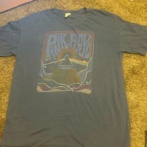 ✨American Eagle Blue Pink Floyd tee✨